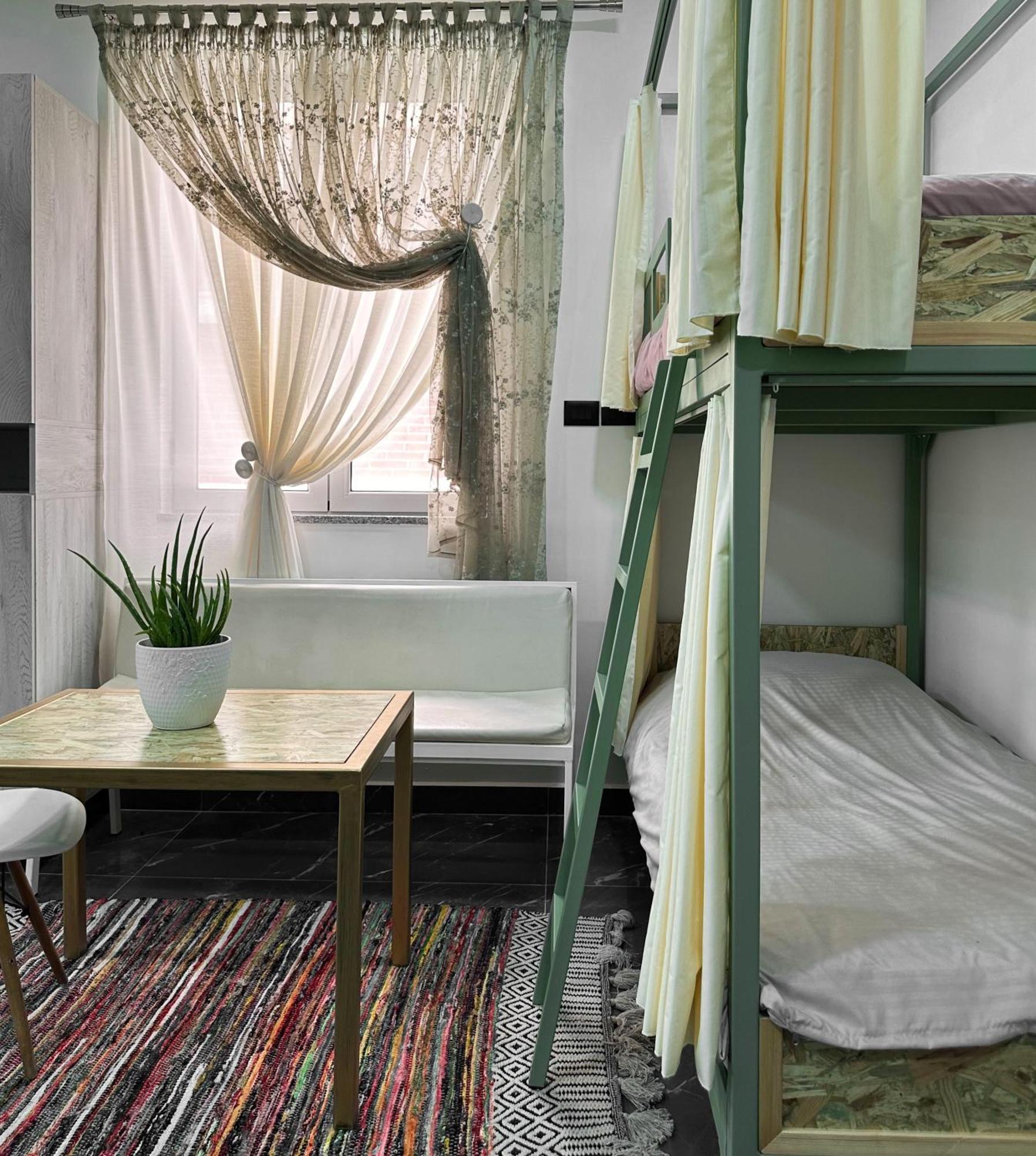 Canarin Hostel Shkodër Esterno foto